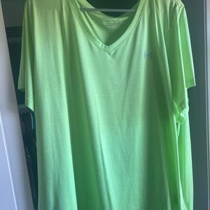 UNDER ARMOR T SHIRT